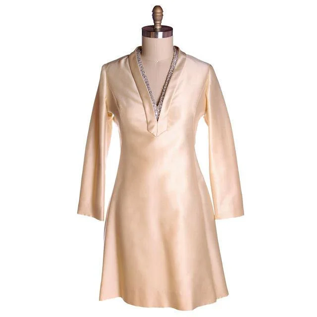 Vintage Ivory Silk Cocktail Dress Provenance Elinor Simmons Malcolm Starr 1970s 40-35-48 Sequin party dresses Vintage Ivory Silk Cocktail Dress Provenance Elinor Simmons Malcolm Starr 1970s 40-35-48 Sequin party dresses